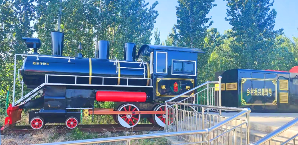 河南省许昌市秋湖湿地公园东湖观光小火车