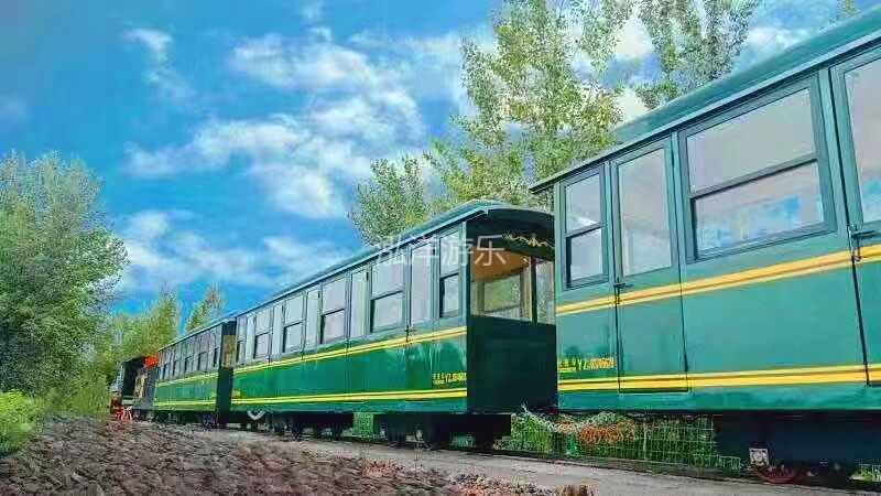 仿古蒸汽观光小火车