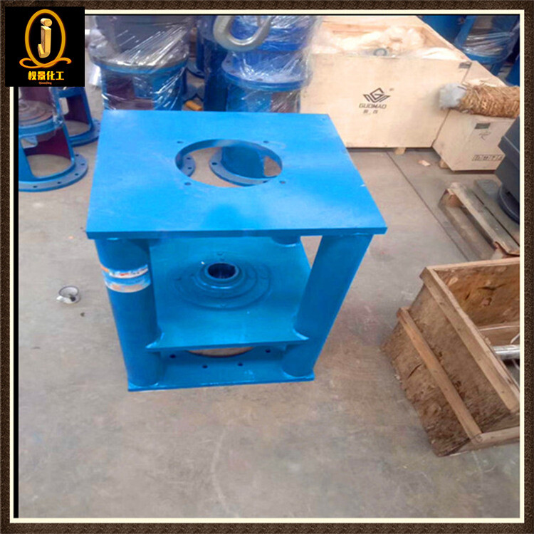 四柱单支点机架