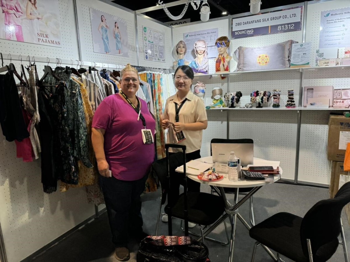 展会3.jpg 展会3.jpg