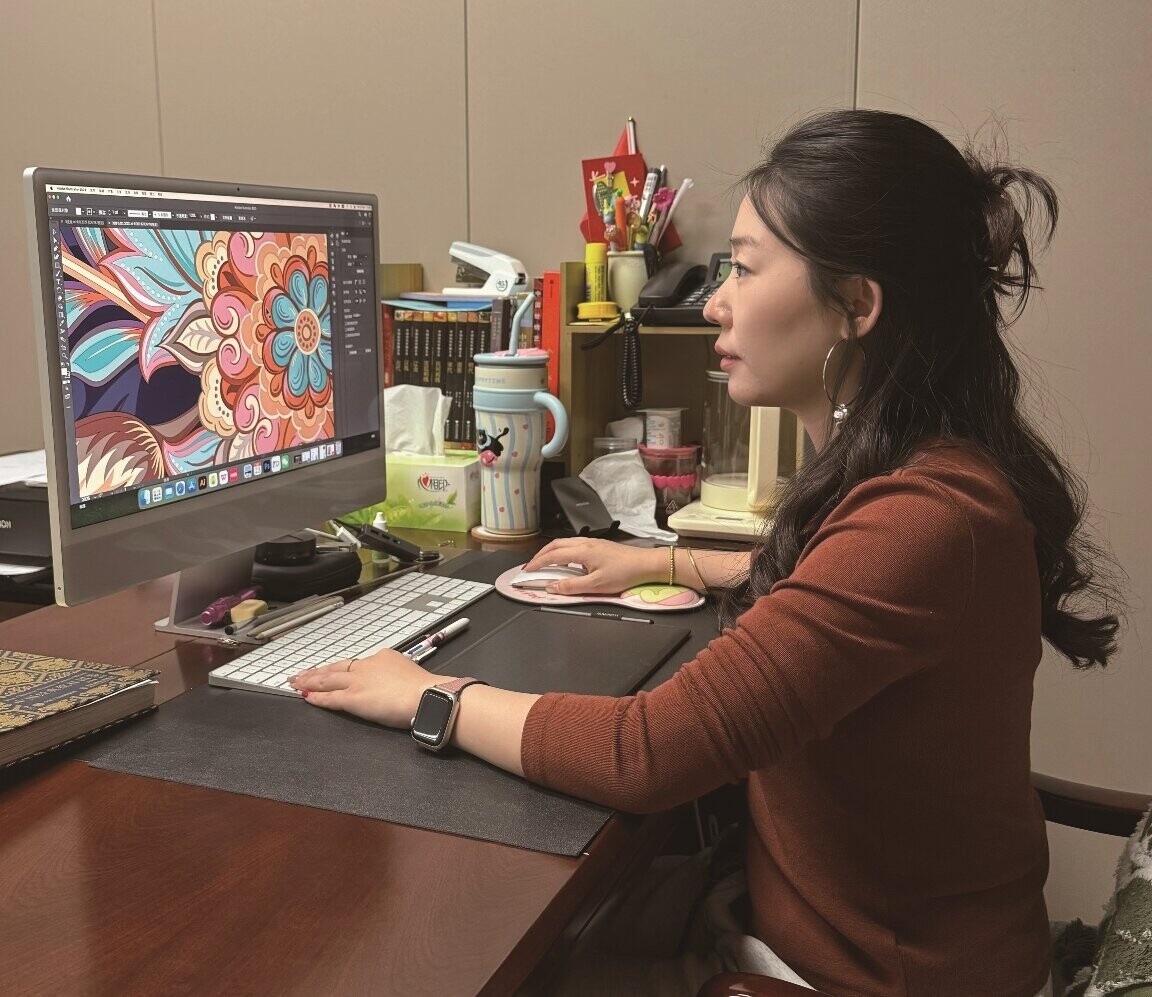 侯发岚.jpg 侯发岚.jpg