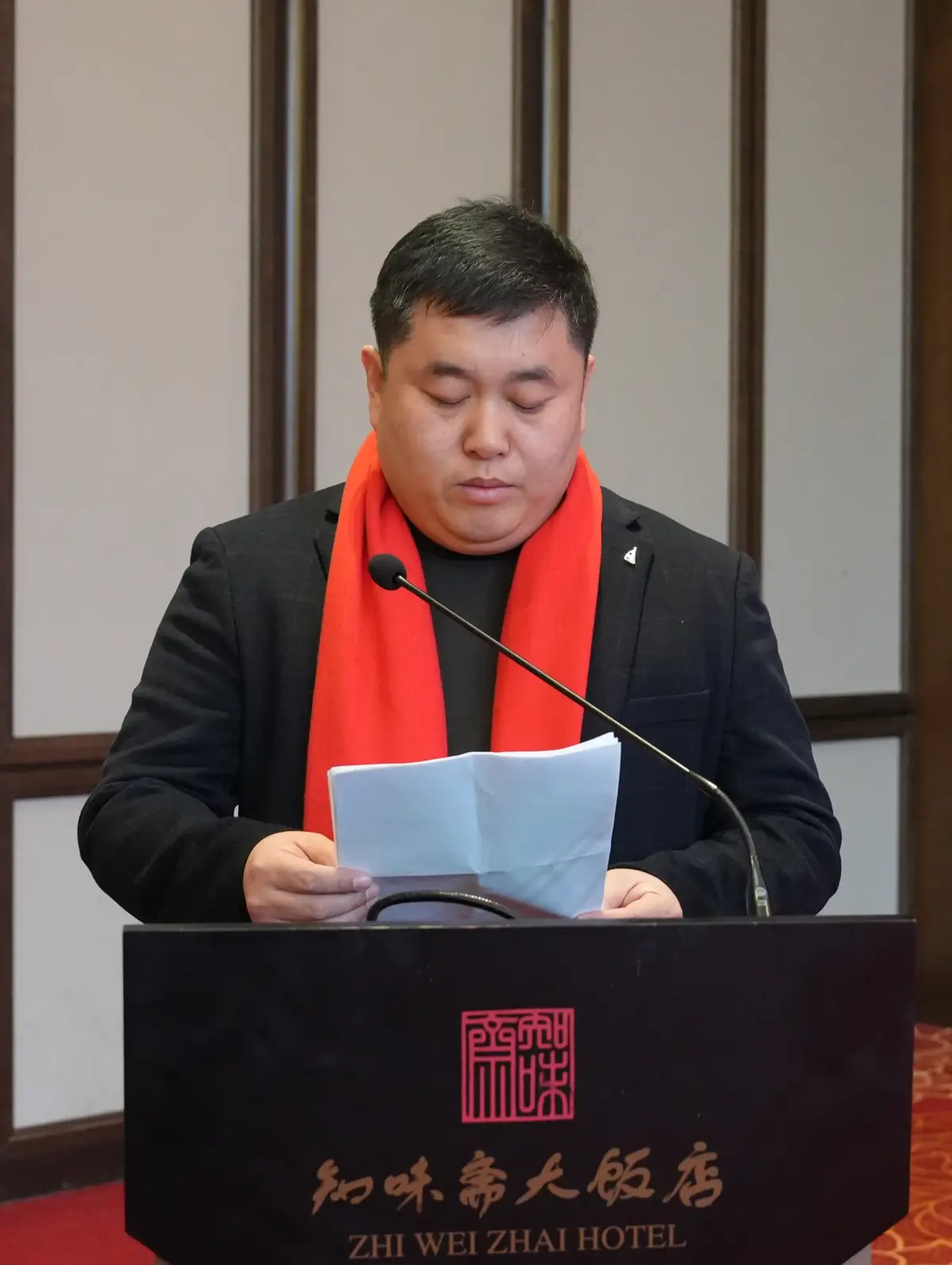 郑明明.JPG