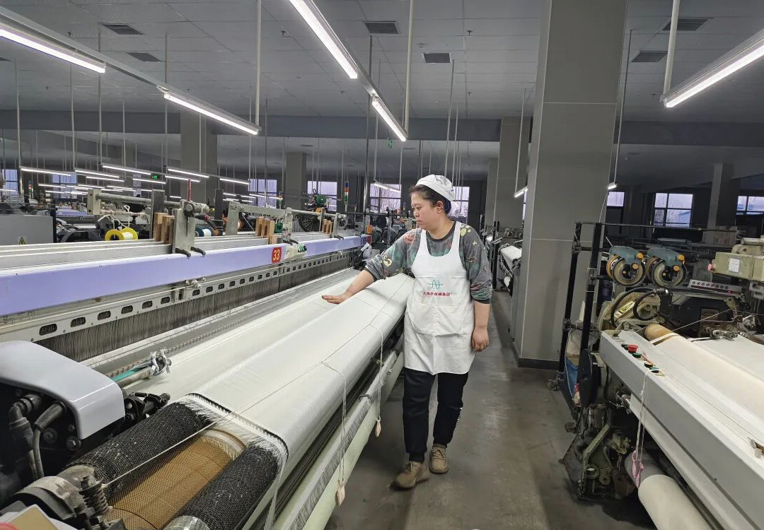 织梦者:致敬纺织女工.jpg 织梦者:致敬纺织女工.jpg