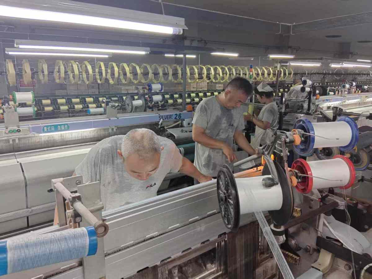 高温下的坚守者 高温下的坚守者