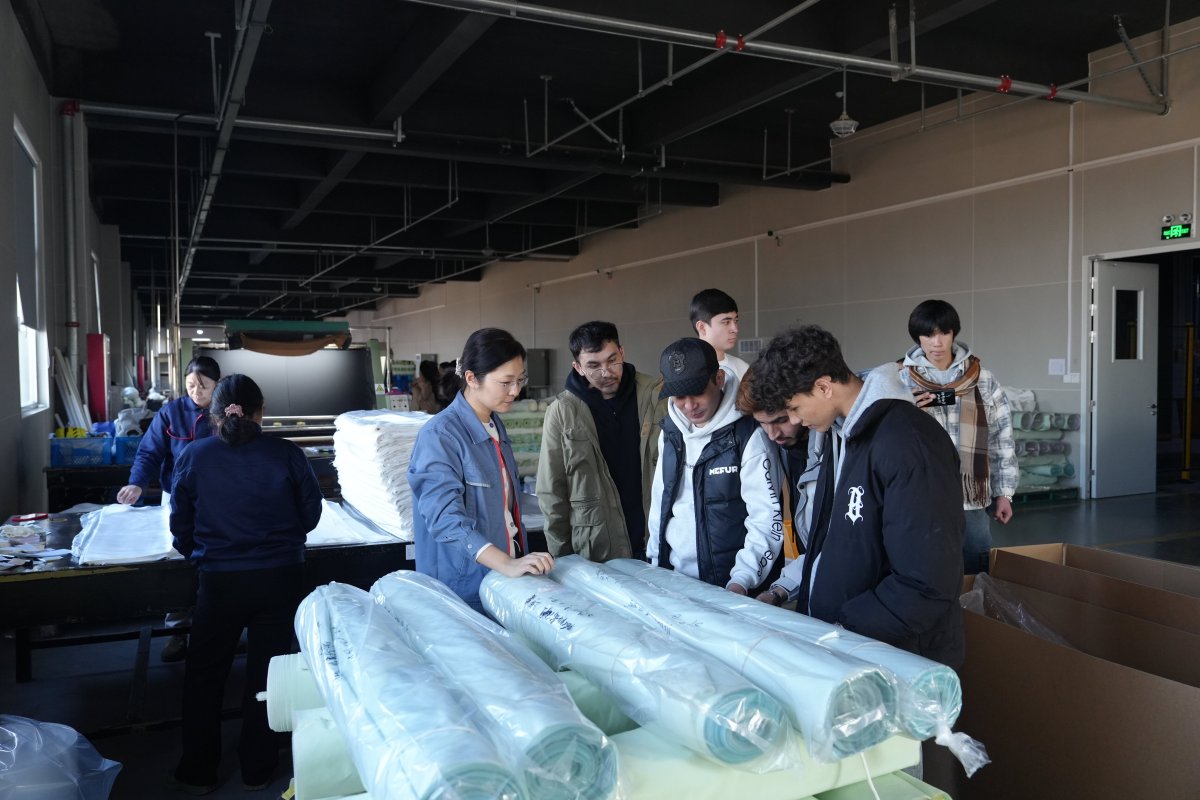 山东理工大学国际学生走进大染坊