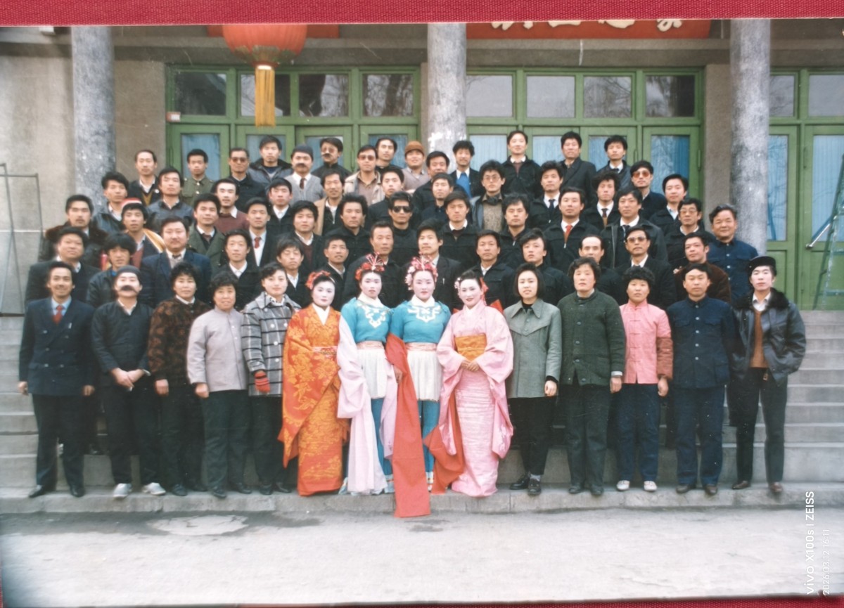 1991年，丝织一厂闹十五人员合影