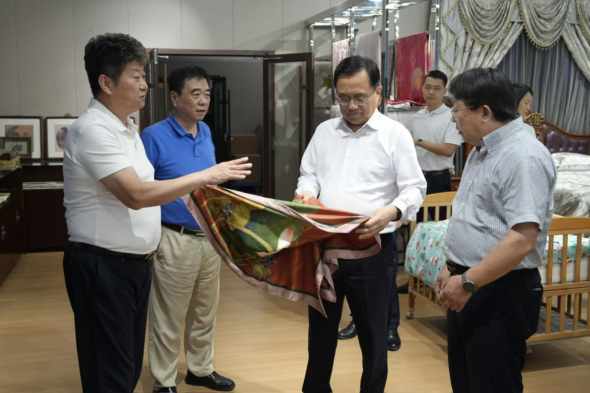 山东省人大常委会副主任宋军继一行莅临企业调研指导