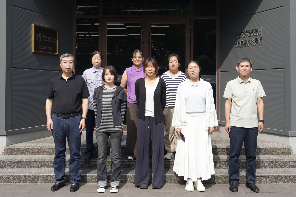 书香传喜 逐梦启航 | 集团公司举办2026年度“金榜题名”座谈会 “金榜题名”座谈会合影留念