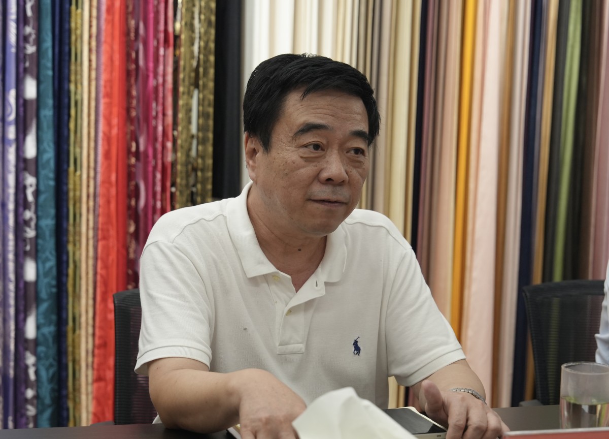 陈鲁董事长汇报企业情况 省委政研室领导一行莅临企业开展历史经典产业调研