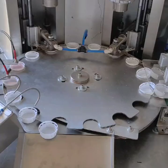 吊装法兰加高凸轮宰割器在压盖机行业的利用