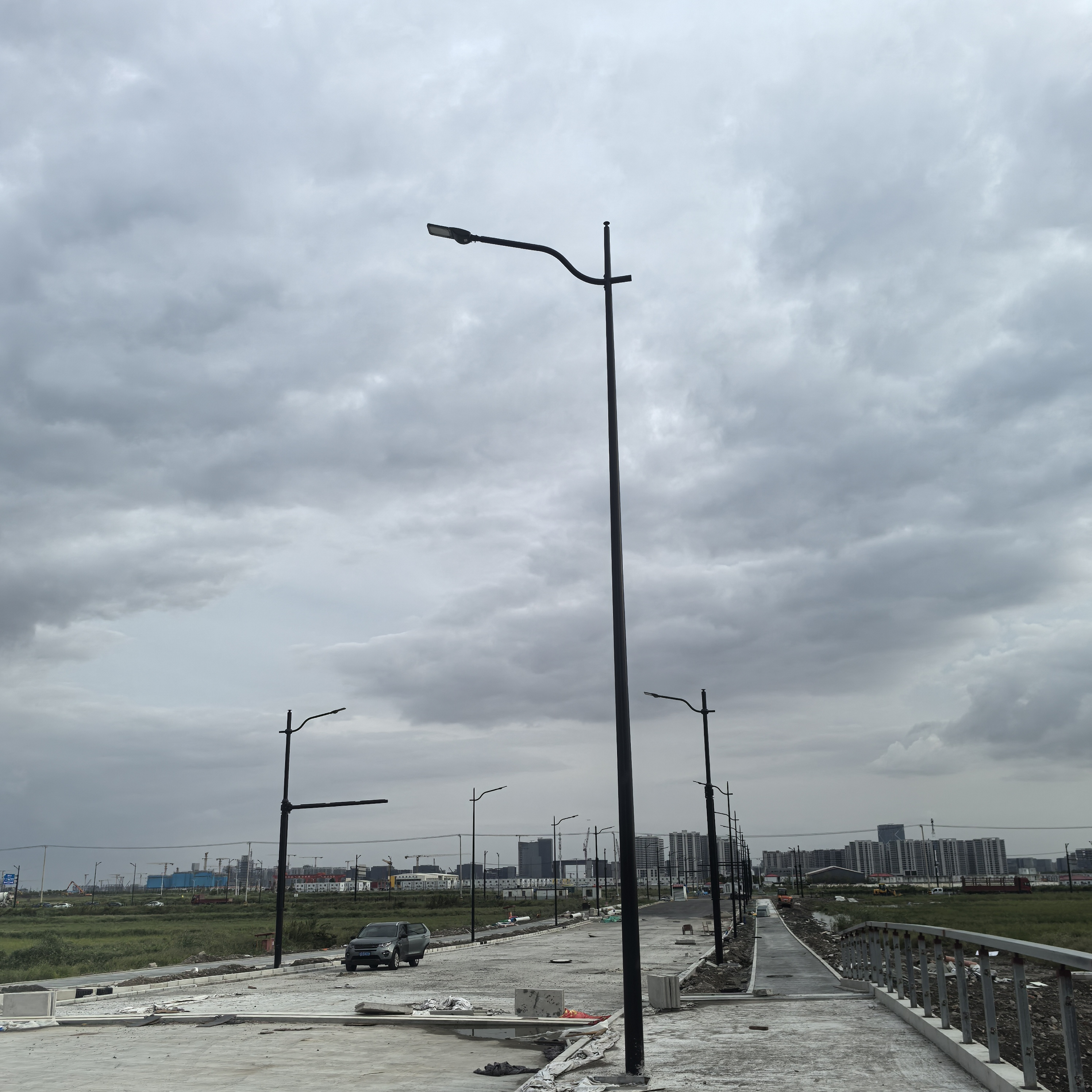 上海浦東臨港新城綜合桿項目