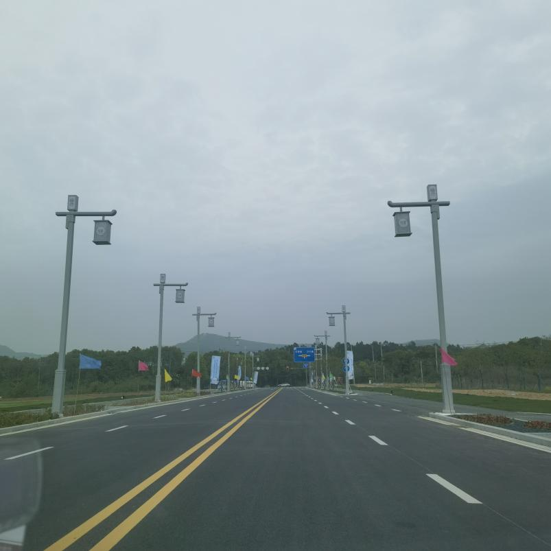 江蘇茅山景區(qū)十米綜合路燈項目