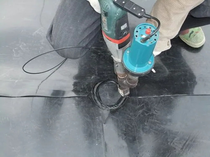 土工膜的几种焊接方式