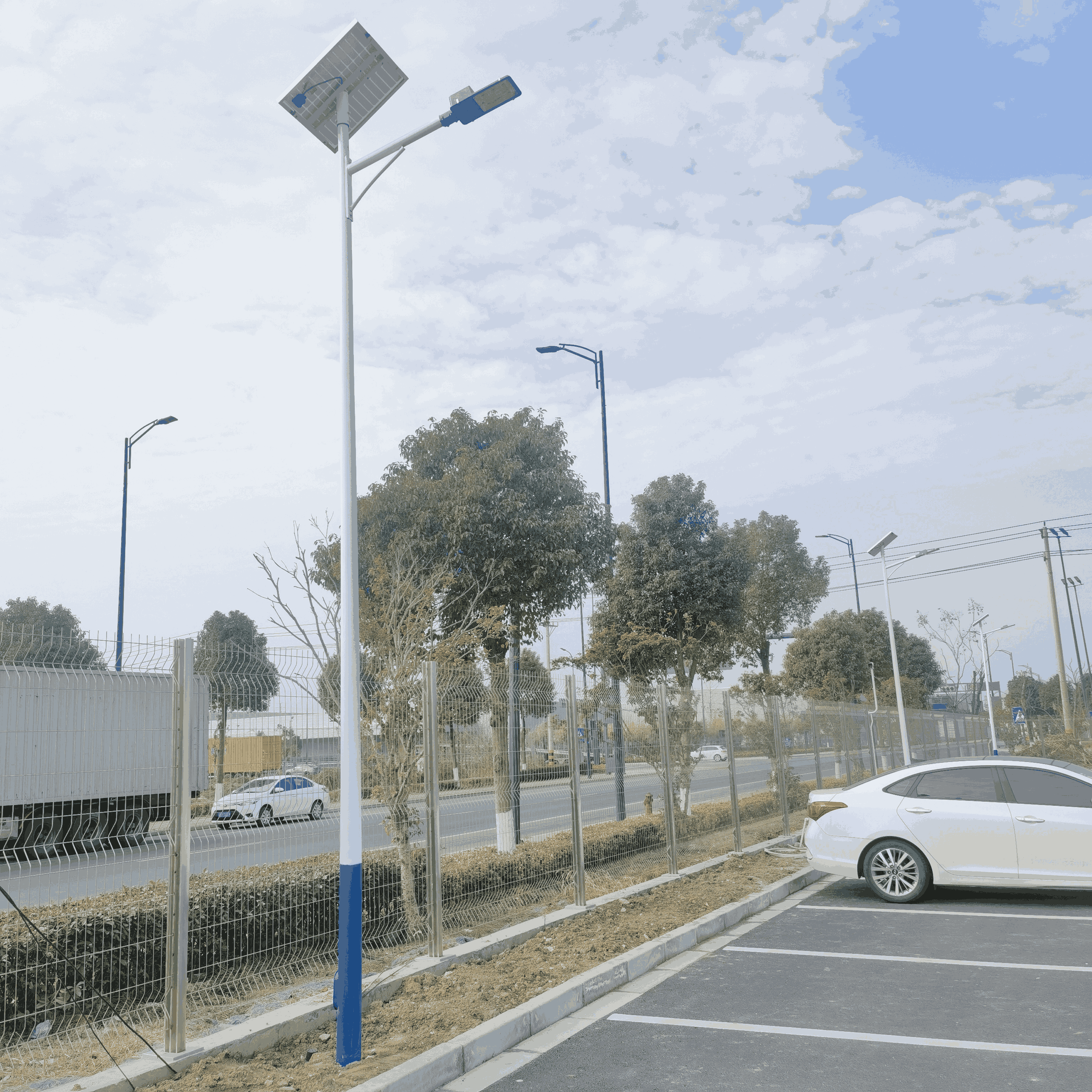 理想汽車園區太陽能市電互補項目