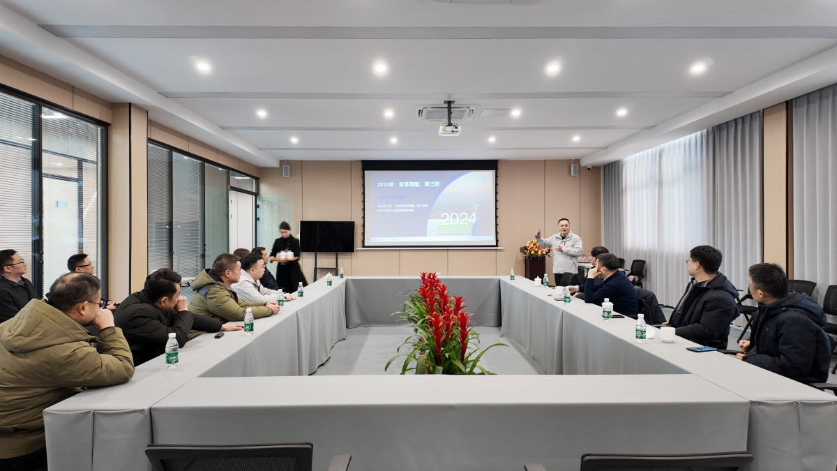 2025.2.24 市长视察照片 (1).jpg 2025.2.24 市长视察照片 (1).jpg