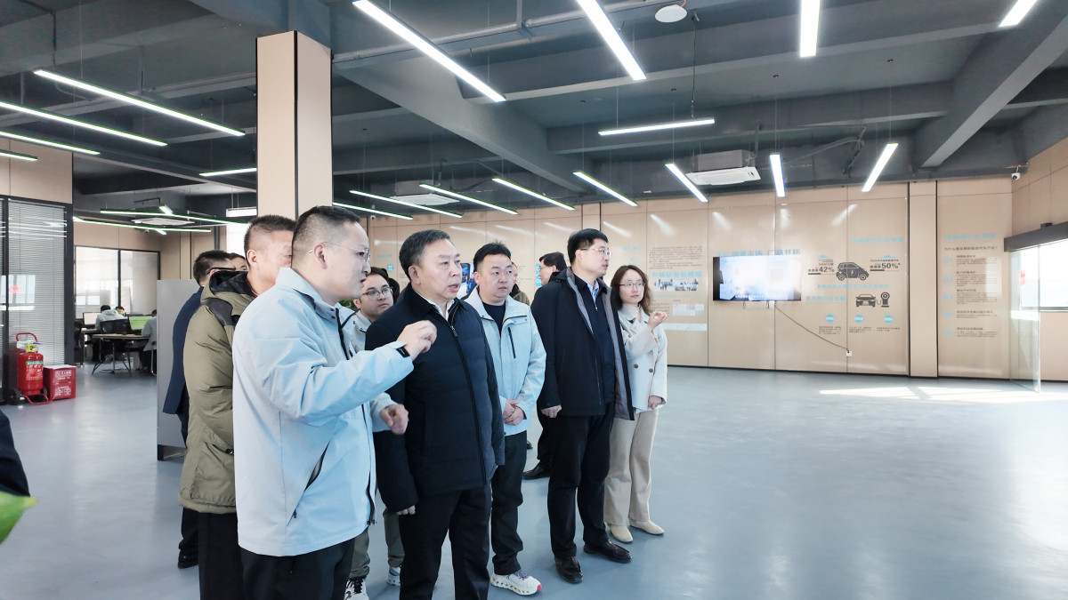 2025.2.24 市长视察照片 (3).jpg 2025.2.24 市长视察照片 (3).jpg