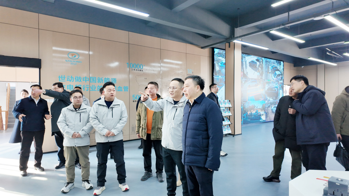 2025.2.24 市长视察照片 (4).jpg 2025.2.24 市长视察照片 (4).jpg