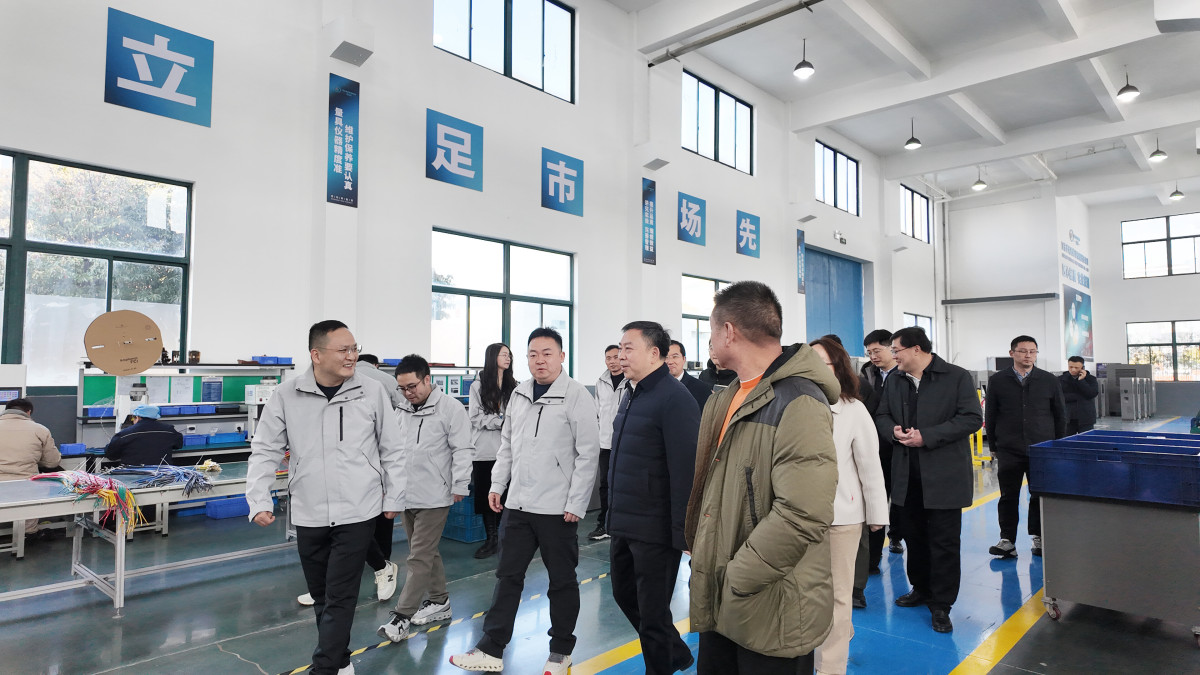 2025.2.24 市长视察照片 (5).jpg 2025.2.24 市长视察照片 (5).jpg