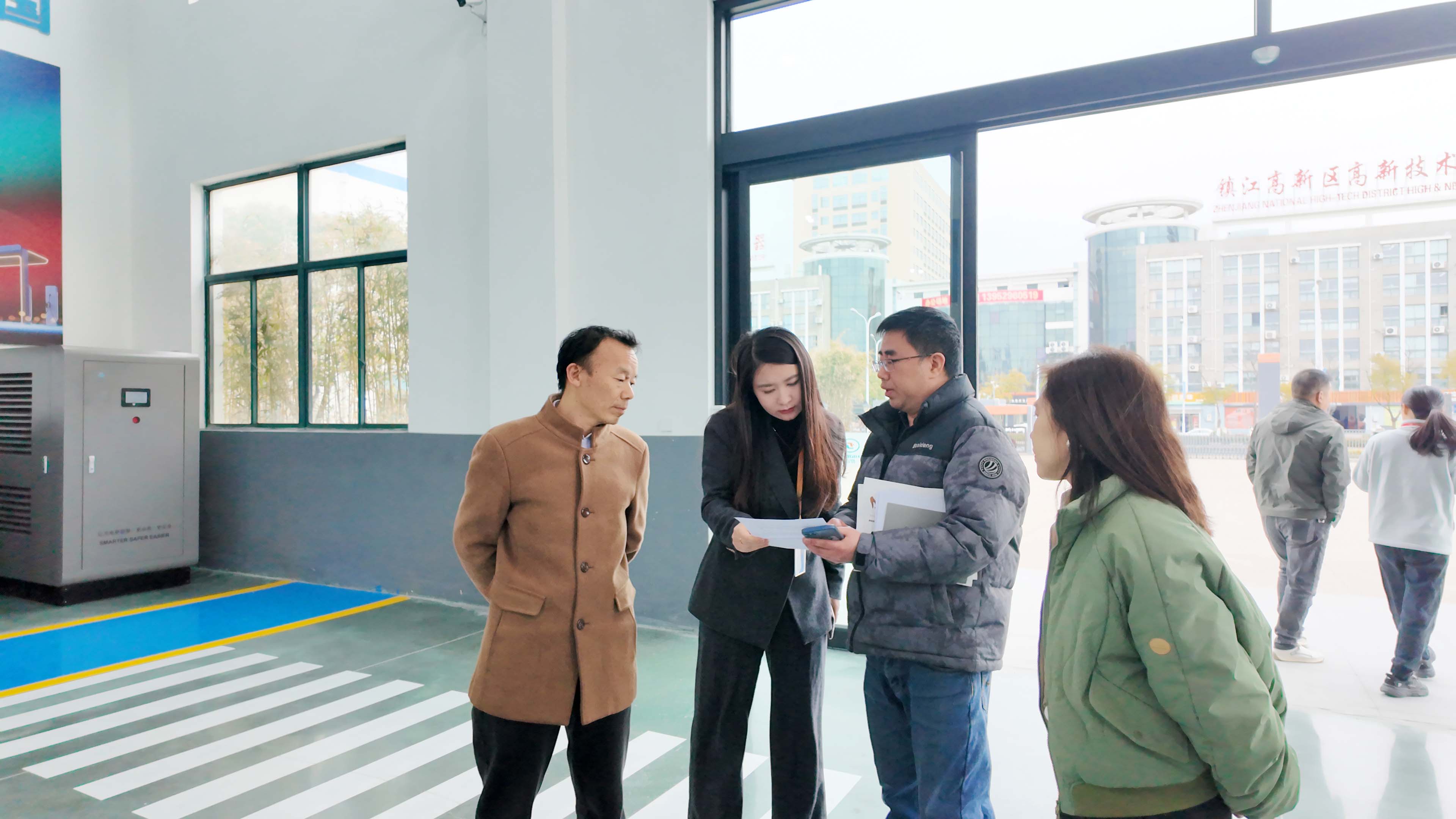 镇江技师学院教师参观考察世动新能源