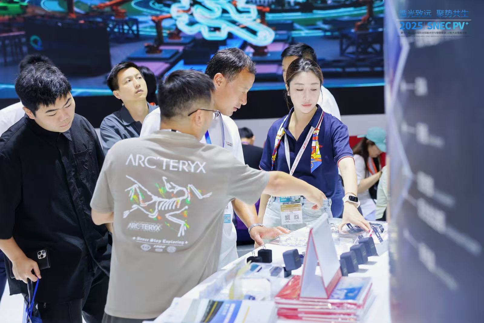 聚焦2025 SNEC | 晶环嘉远展台盛况直击