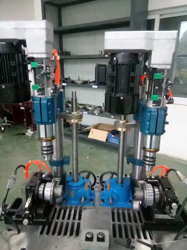 多臺聯動絲桿升降機應用案例