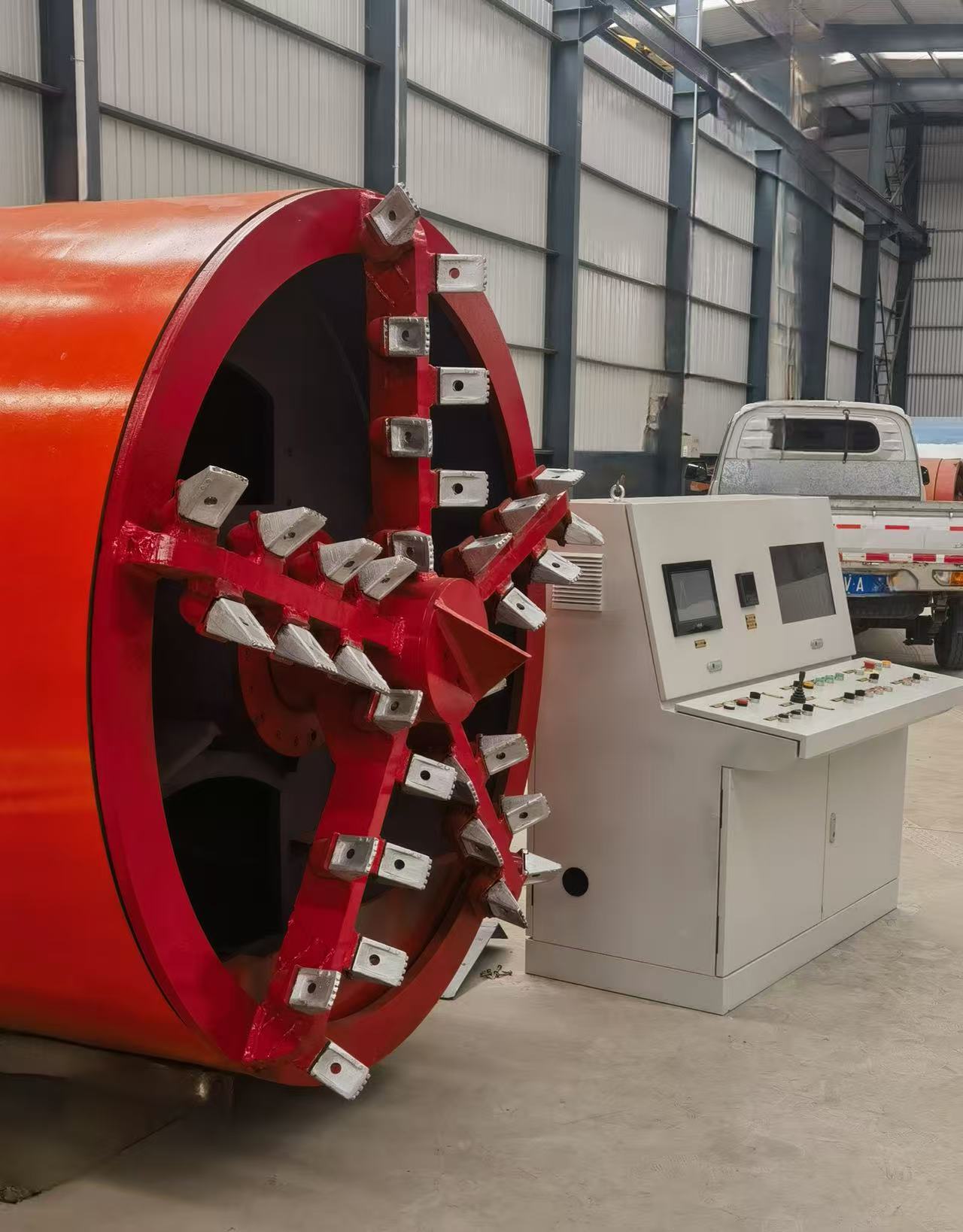 非开挖管道牵引掘进机