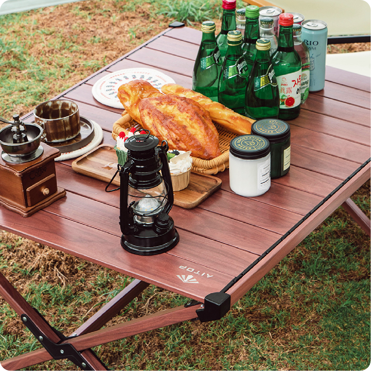 铝合金木纹蛋卷桌