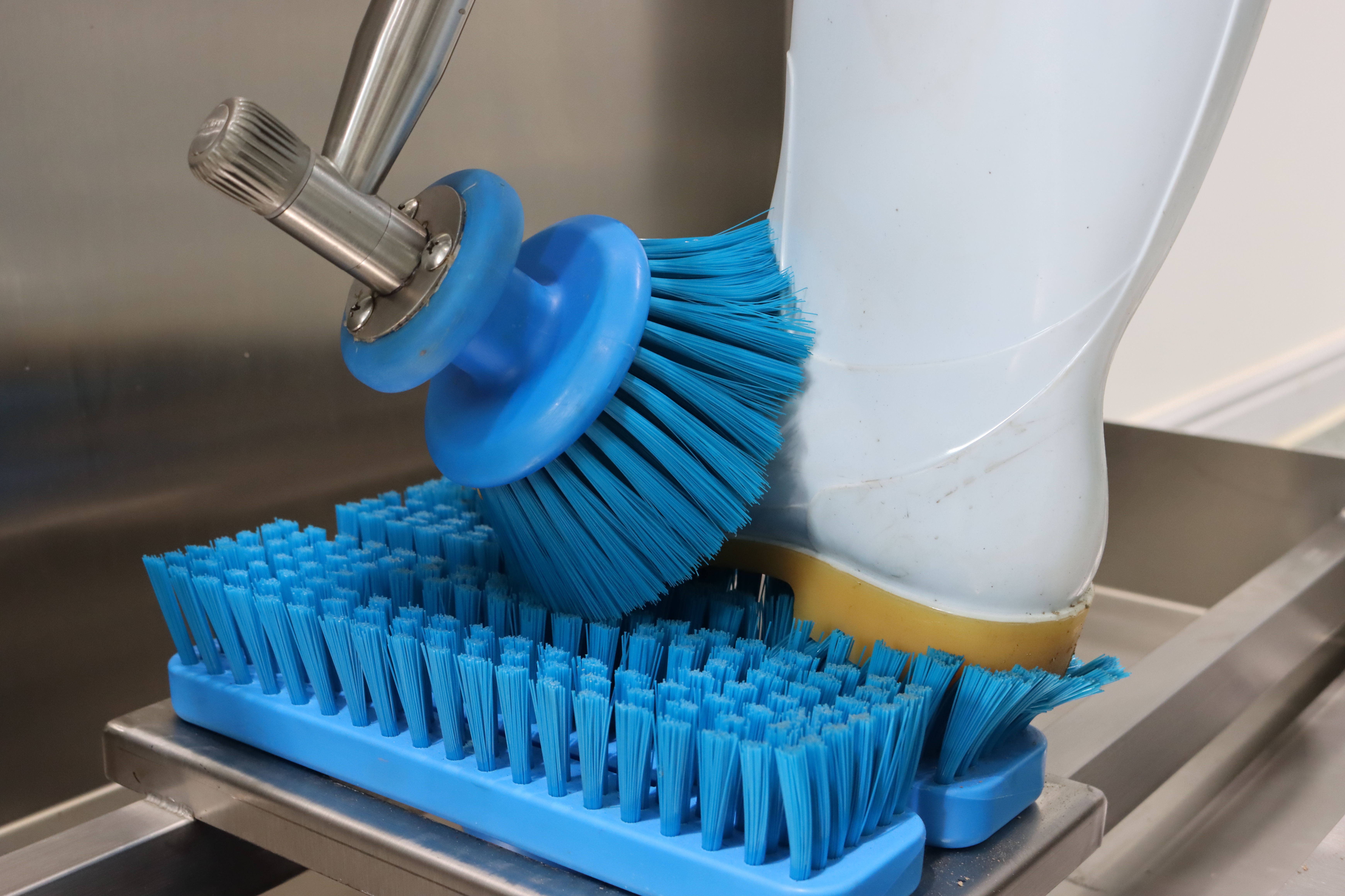 手持毛刷洗靴机