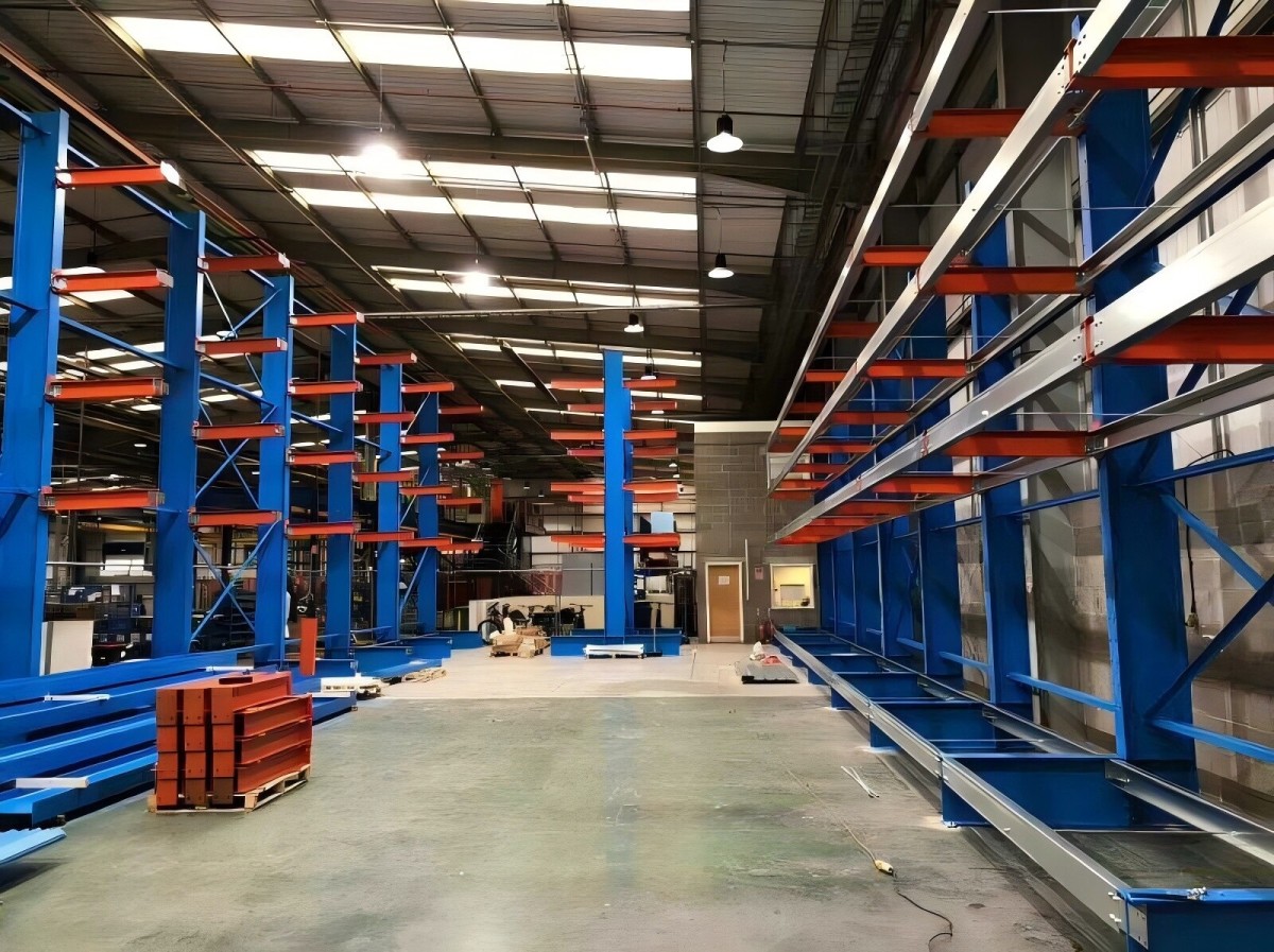 懸臂式貨架.jpg 懸臂式貨架.jpg