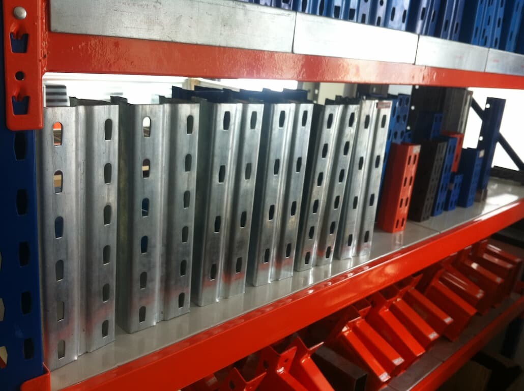 銹對(duì)倉(cāng)庫(kù)貨架的深遠(yuǎn)影響和有效的緩解策略