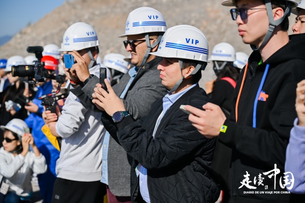 Latin American journalists watch China’s mining ecological “restoration technology” and look forward to their country’s technical cooperation Latin American journalists watch China’s mining ecological “restoration technology” and look forward to their country’s technical cooperation