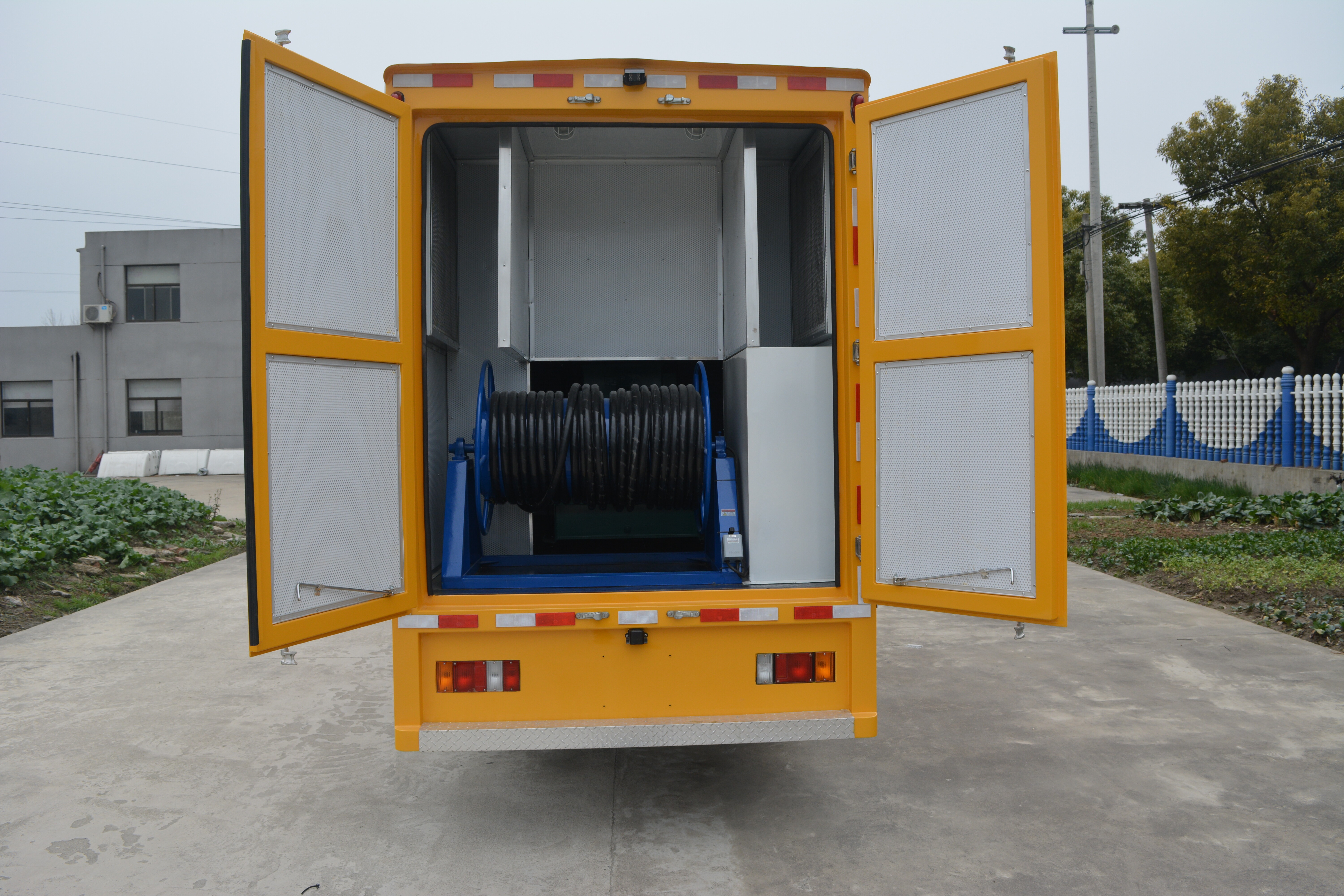 慶鈴移動電源車