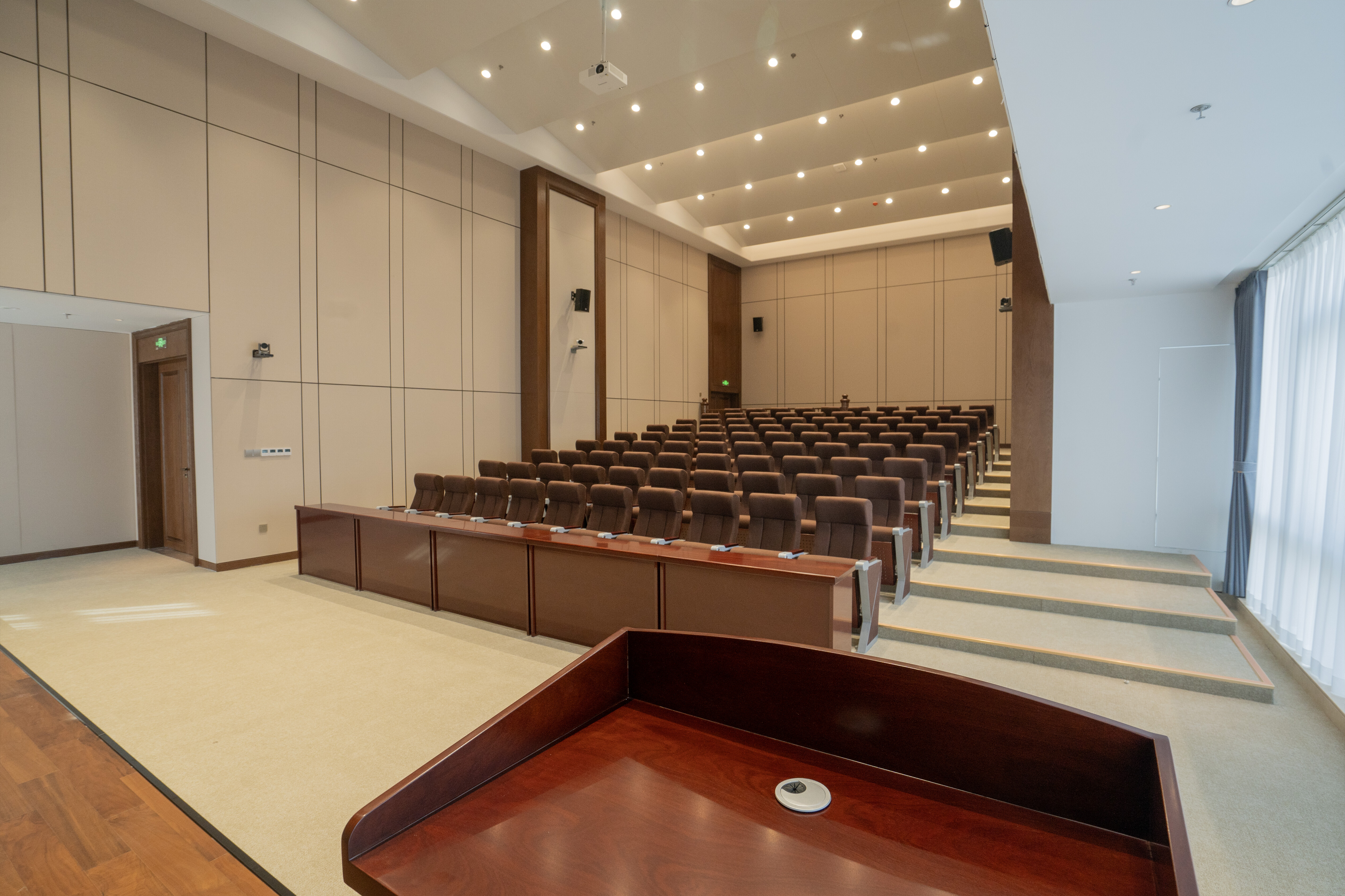 敦惟酒店会议室：商务与庆典的完美融合