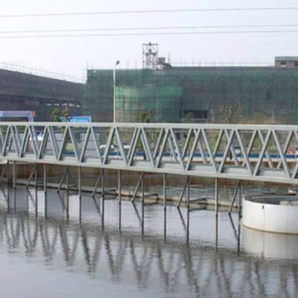 中心传动刮吸泥机