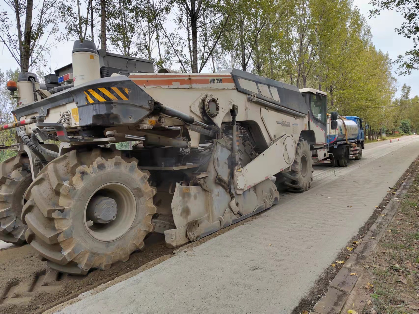 國道水穩(wěn)冷再生