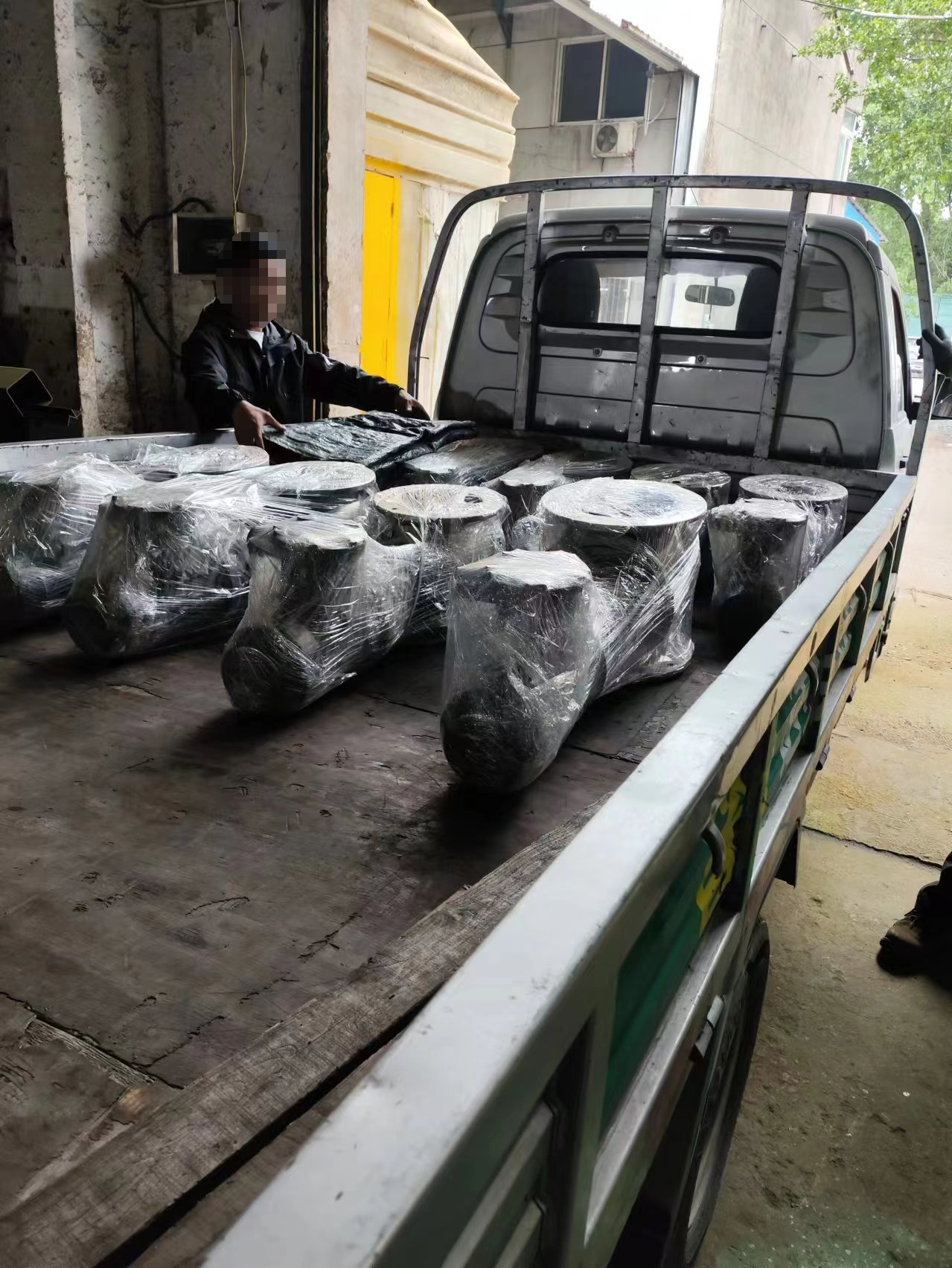 不銹鋼關(guān)風(fēng)機發(fā)貨中