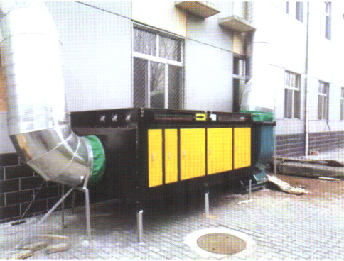 光氧废气净化器安装运行中