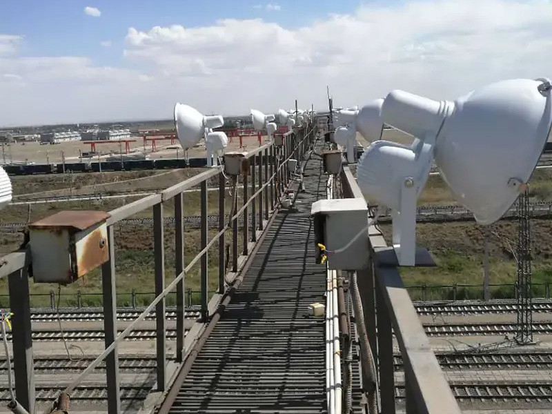 内蒙古包头火车站西站铁路照明.jpg 内蒙古包头火车站西站铁路照明.jpg