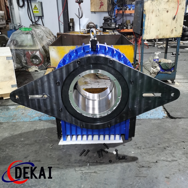德凯定制镗孔机专用减速机铝合金壳体大孔径带胀套和扭力臂