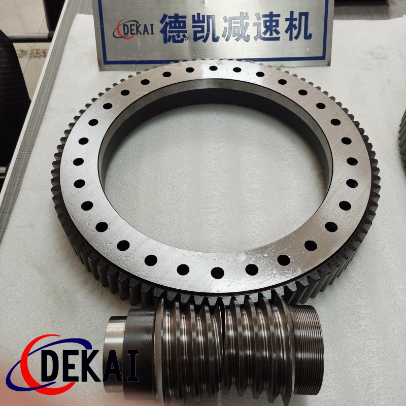 德凯非标定制平面包络精密分度蜗轮副多齿接触应用于航空