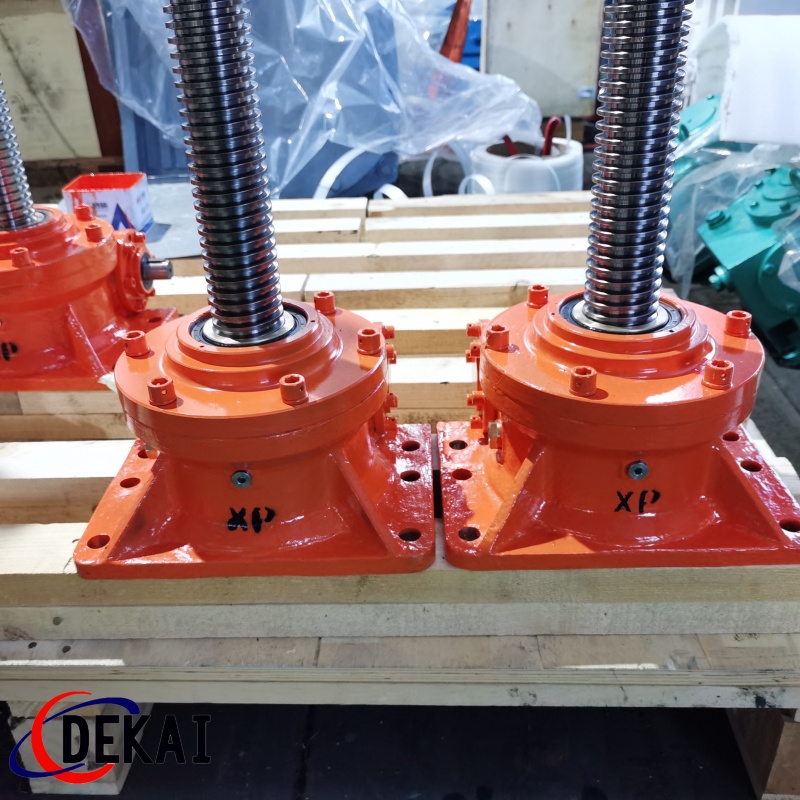 批量定制平面二次包络蜗轮蜗杆减速机带丝杠重载