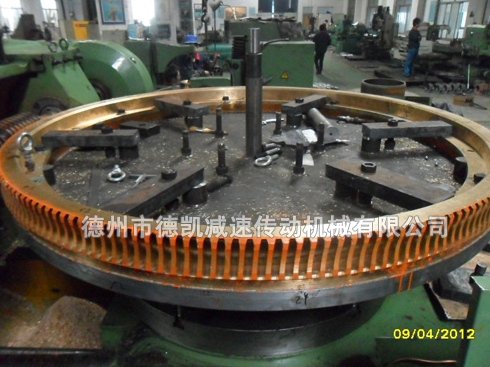 精密无间隙蜗轮加工中