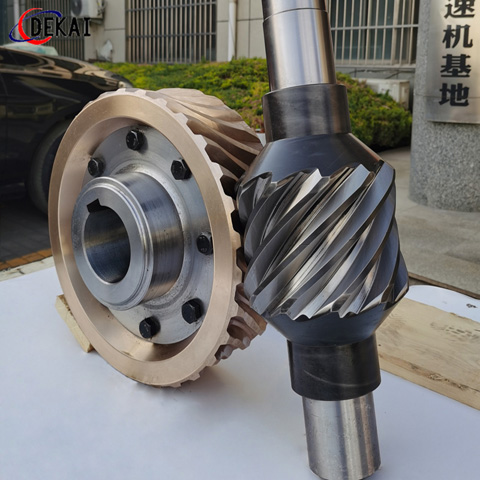 什么是LCW立式圆弧圆柱蜗杆减速机？