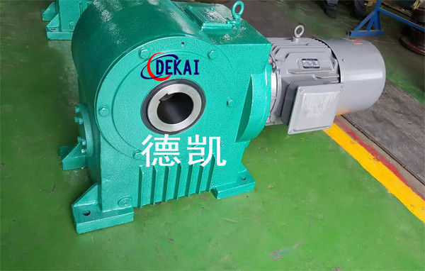 RD钢厂专用二次包络减速机1.jpg RD钢厂专用二次包络减速机1.jpg