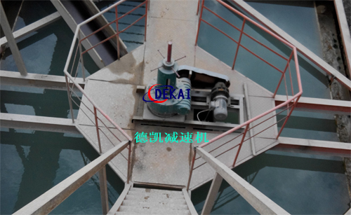 矿山尾矿脱水设备蜗轮蜗杆减速机使用现场
