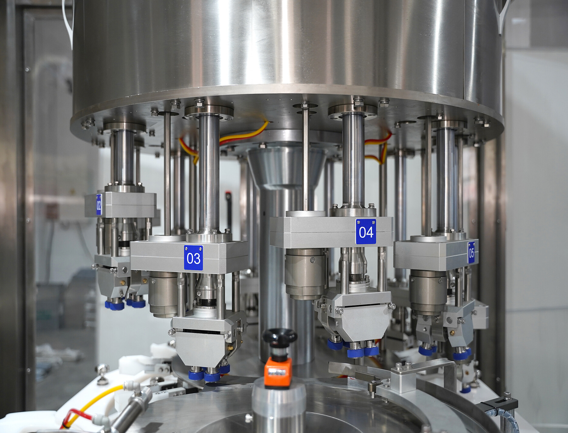 小4抓-泵盖旋盖机DSC00016 (26).JPG