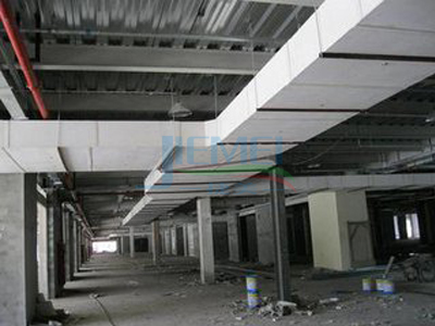 玻鎂復(fù)合風(fēng)管組裝現(xiàn)場