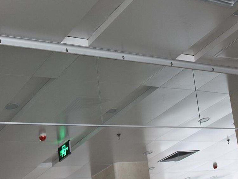 玻璃挡烟锤壁 玻璃挡烟锤壁