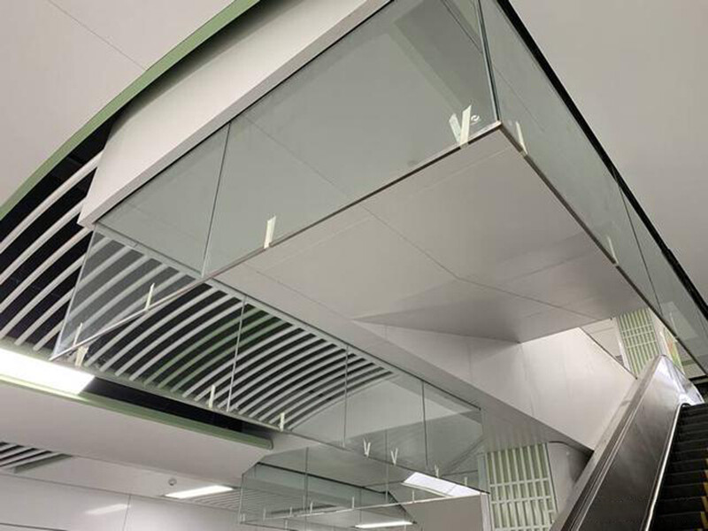 玻璃挡烟锤壁 玻璃挡烟锤壁