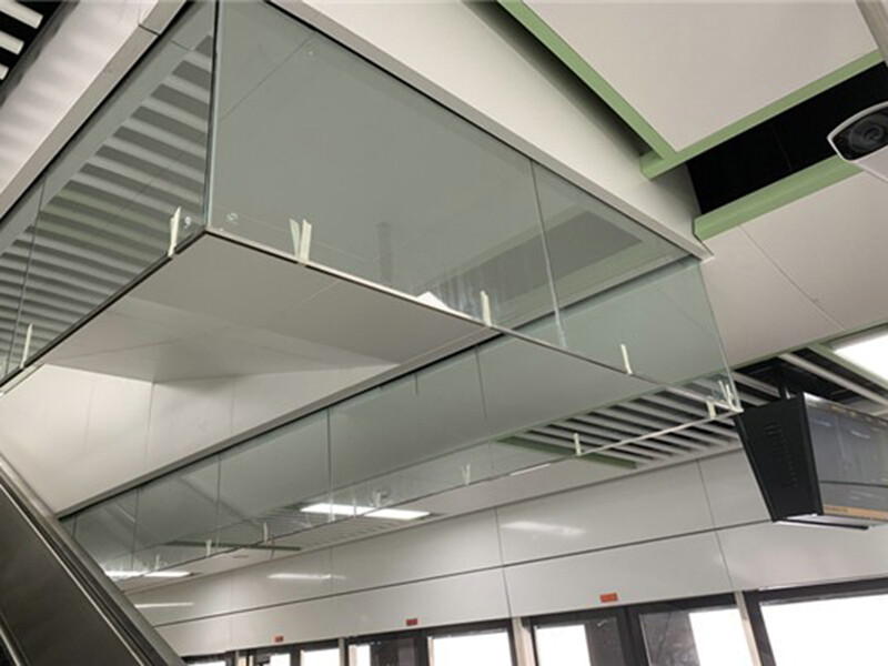 玻璃挡烟锤壁 玻璃挡烟锤壁